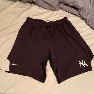 Nike Yankees XL men’s shorts MLB authentic